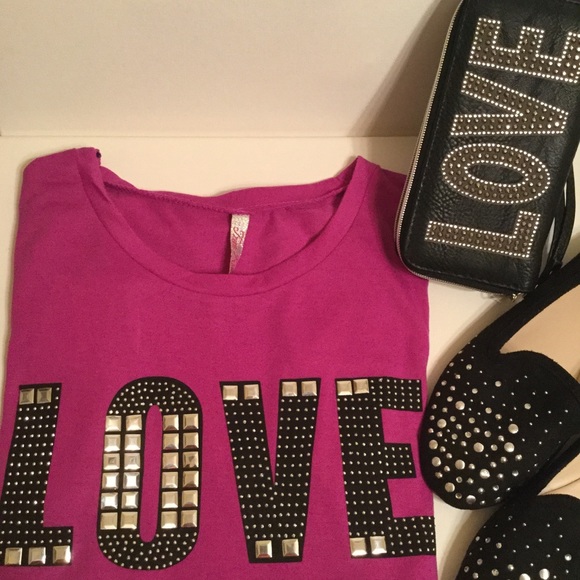 Tops - Women’s T-shirt (NWOT)